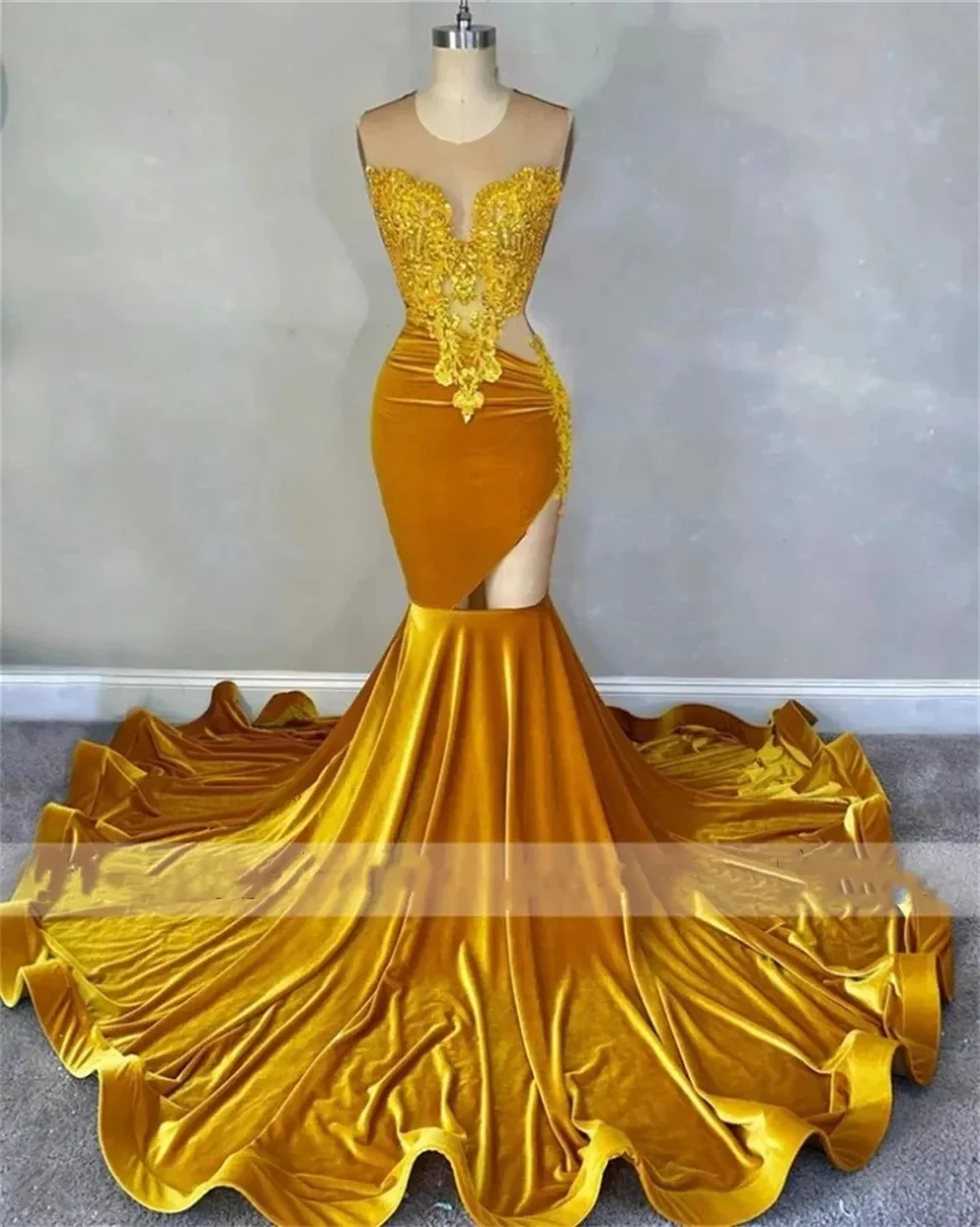 

2024 Saudi Women Evening Yellow Velour Mermaid Lace Appliques Formal Dresses Vestidos Para Eventos Especiales Prom dresses