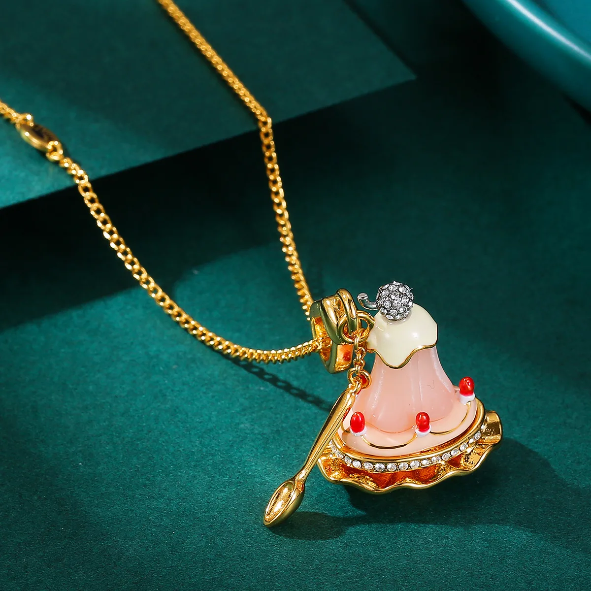 

Знаменитые Дизайнеры с аналогичным модным вишневым мороженым, милая и элегантная цепочка для свитера, Женское Ожерелье