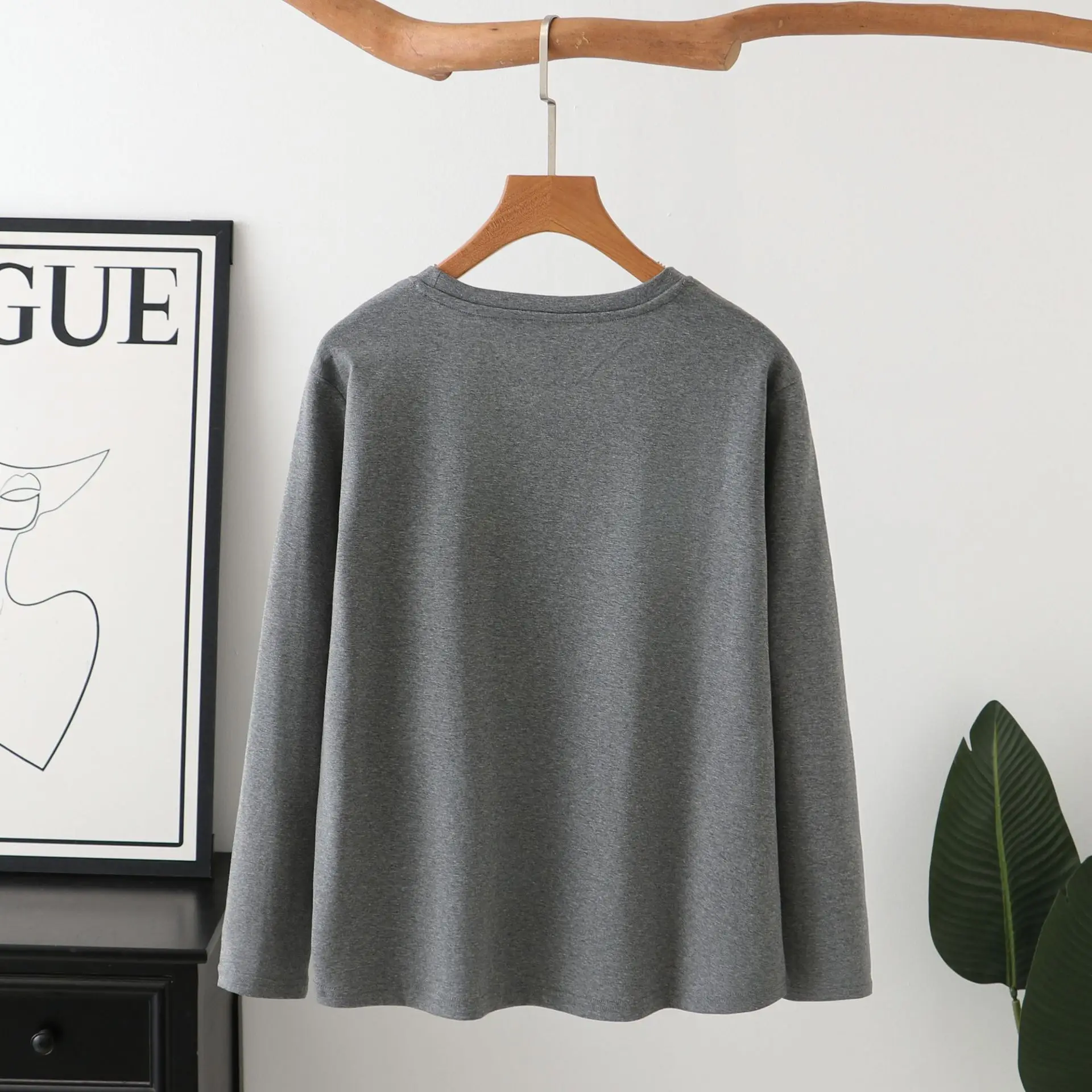 Plus Size Women's T-Shirt XXXXL Fashion Loose round-neck Long Sleeved Tops Autumn Basic Solid Color Base Innerwear 8222