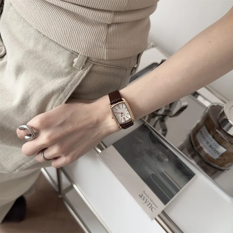 Ladies' Rose Gold Dial Wristwatch: Timeless Style with Deep Red Brown Leather Strap