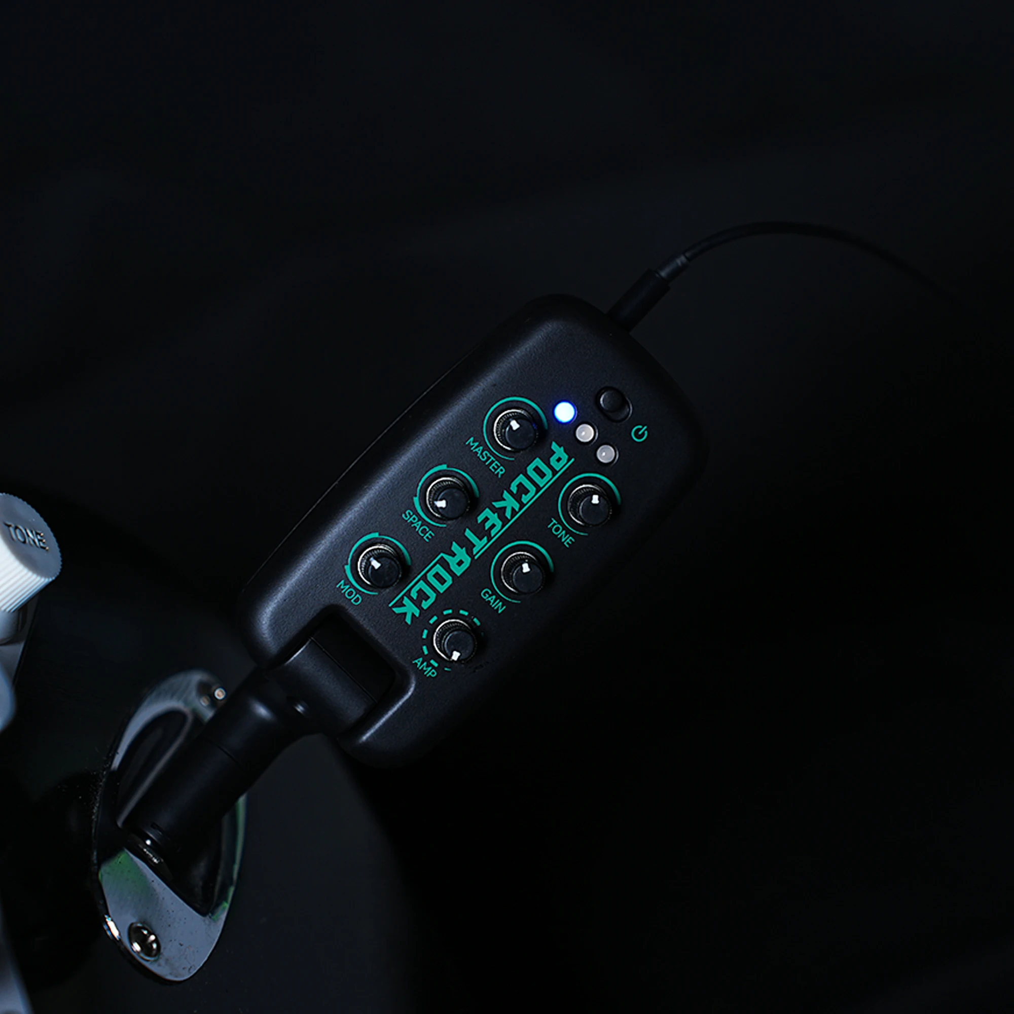 Pocket Rock Headphone Amplifier Guitar Bass Effects Portable Rechargeable Plug-In Amp Built-in 9 Different Amplifier Tones