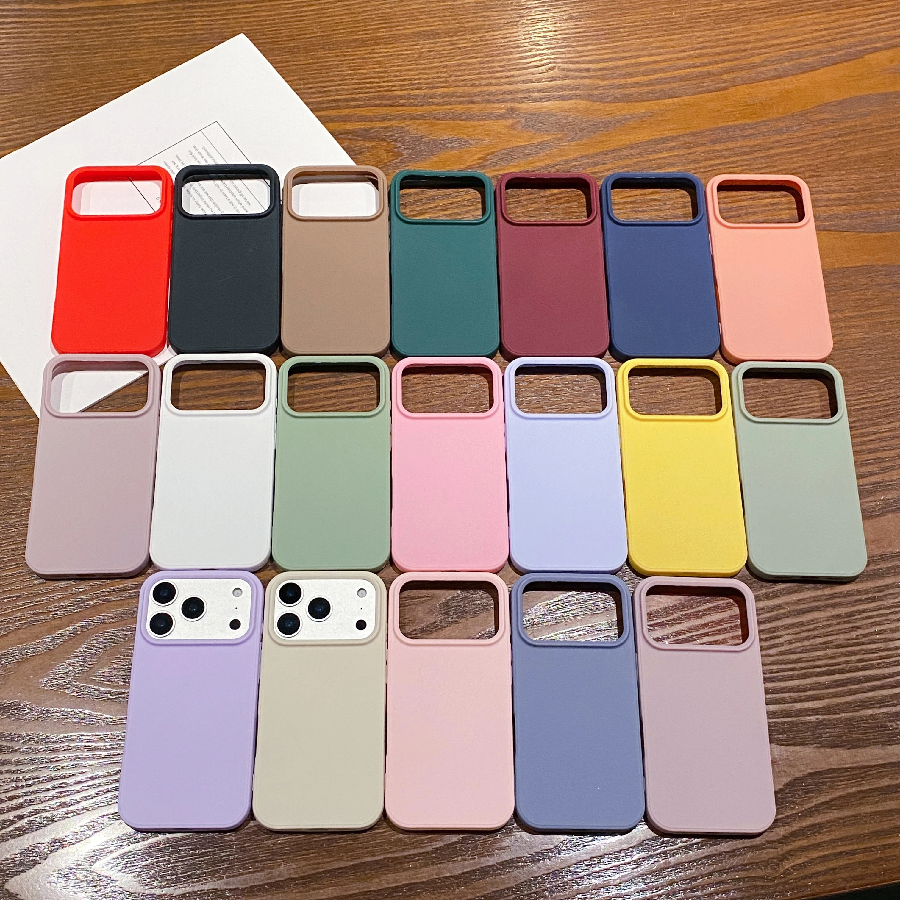 รูปสินค้า เคสกันกระแทกสีสดใสสำหรับ iPhone 17 Pro Max