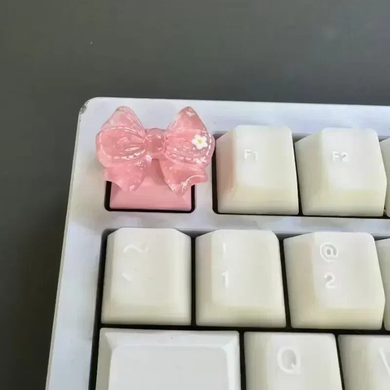 Cute Cartoon Anime Keycaps Customized  Resin Original Design Artisan Point Keycap PBT DIY Key Cap for Gaming Crush80 Wooting