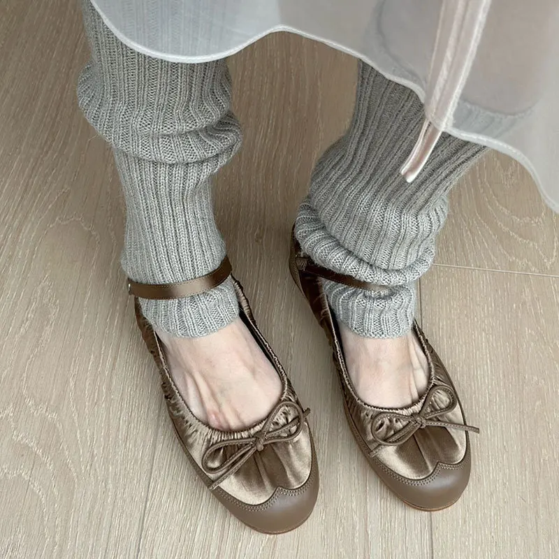 Small Fragrant Flat Bottom Ballet Shoes for Women with Retro and Popular Design, Pleated Mary Jane Women's Bow Tie Single Shoes