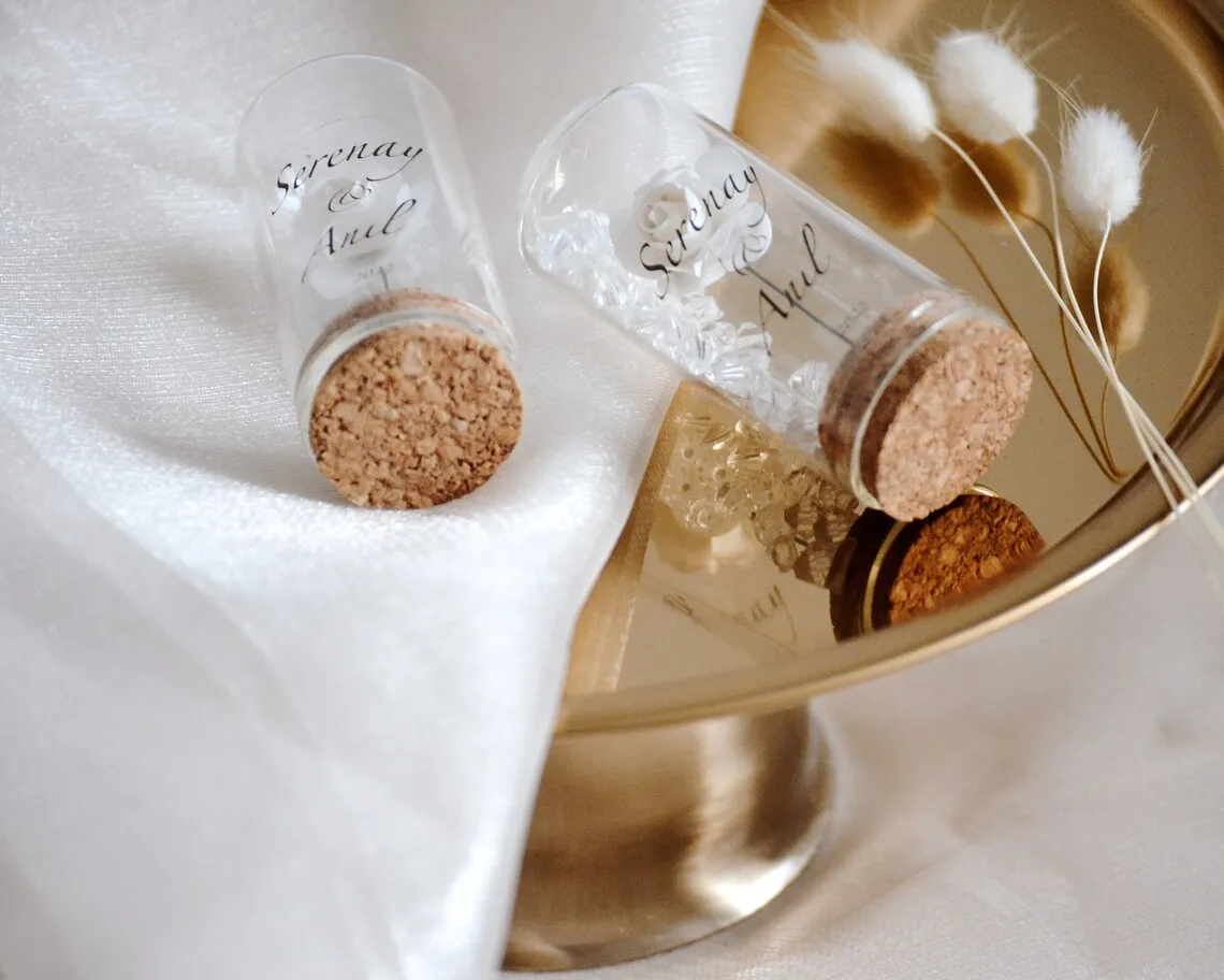 Ideias de Lembrancinhas Para Mulheres que Realmente Encantam – Minha  Experiência com as Mini Dômes de Vidro personalizadas, image size:1140x912