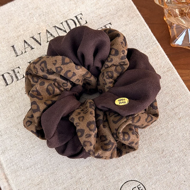 Farbblockiertes Haargummi im koreanischen Stil mit Leopardenmuster für Frauen, vielseitig einsetzbar, Nischen-Pferdeschwanzhalter, neu eingetroffenes High-End-Haar-Accessoire – Detail 6