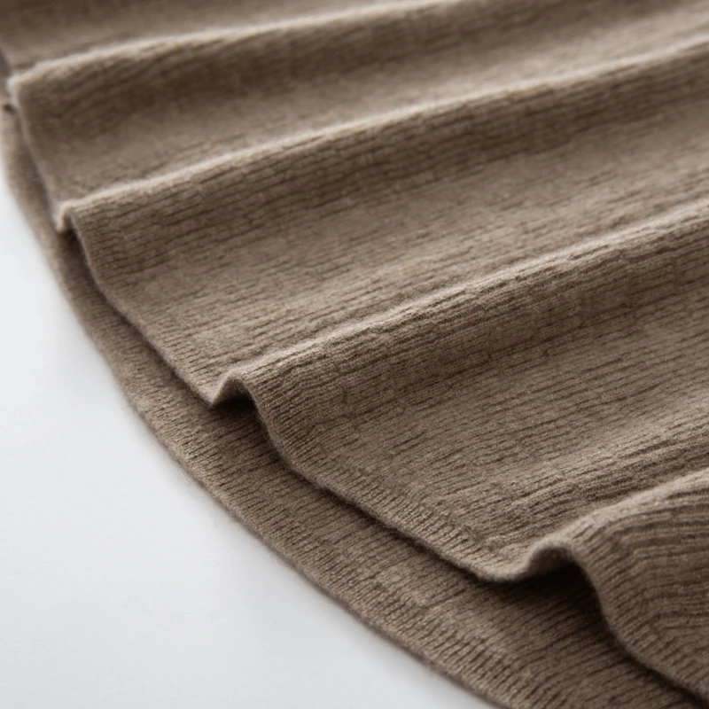 Cashmere skirt detail