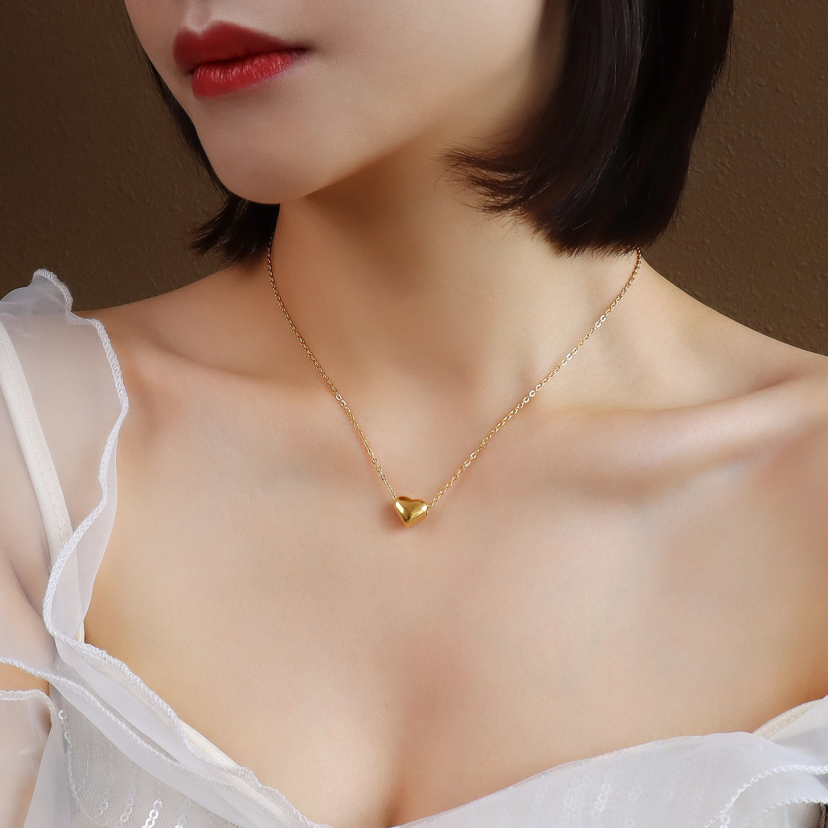 Small Love Heart Necklaces Niche Design Clavicle Chain Elegant All-Match  Titanium Steel Necklace Simple Cute Heart Jewelry - AliExpress