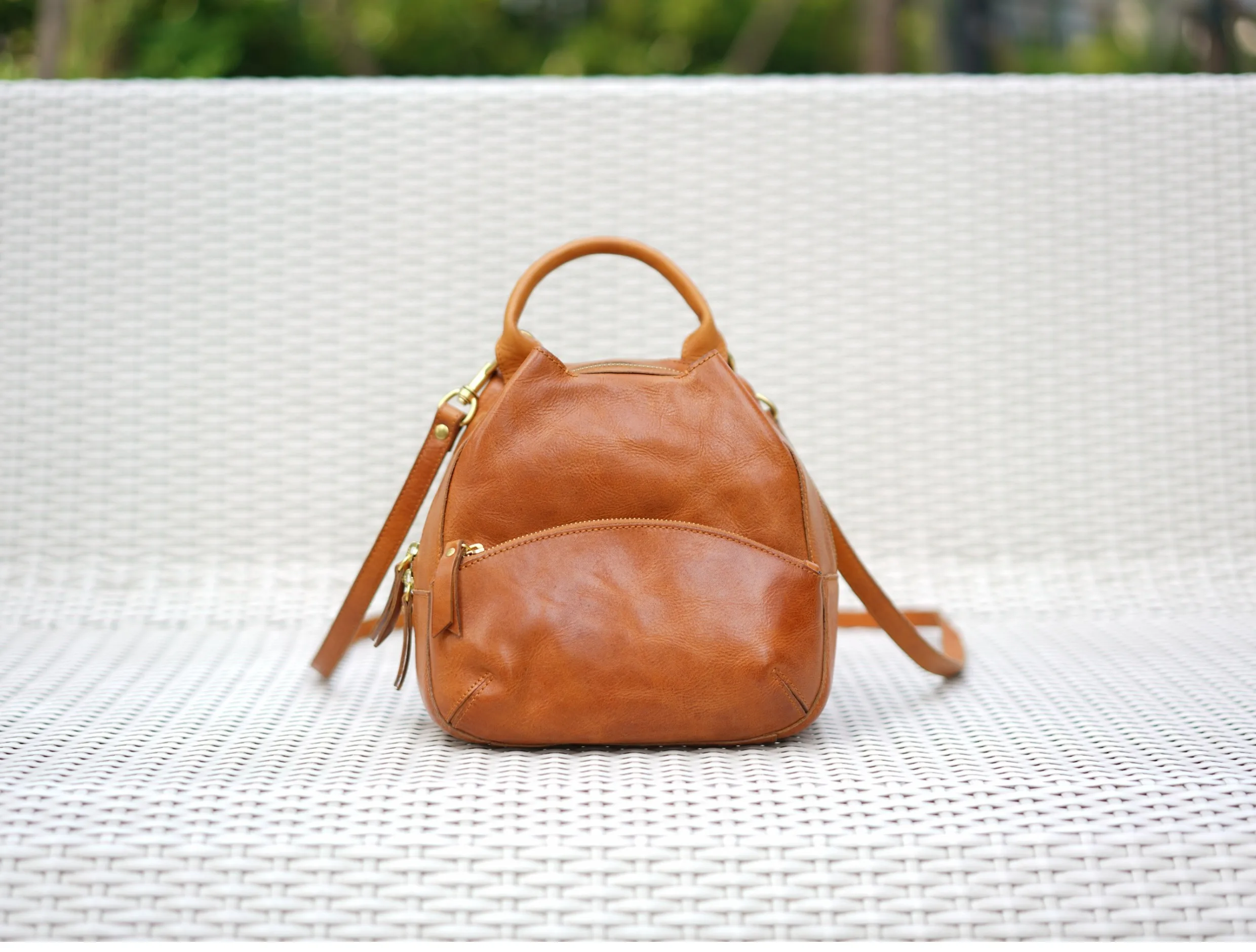 Modischer, luxuriöser, pflanzlich gegerbter Rindsleder-Damen-Rucksack, niedlicher kleiner Rucksack, Wochenende, Party, Reisen, handgefertigte Schultaschen aus echtem Leder – Detail 3