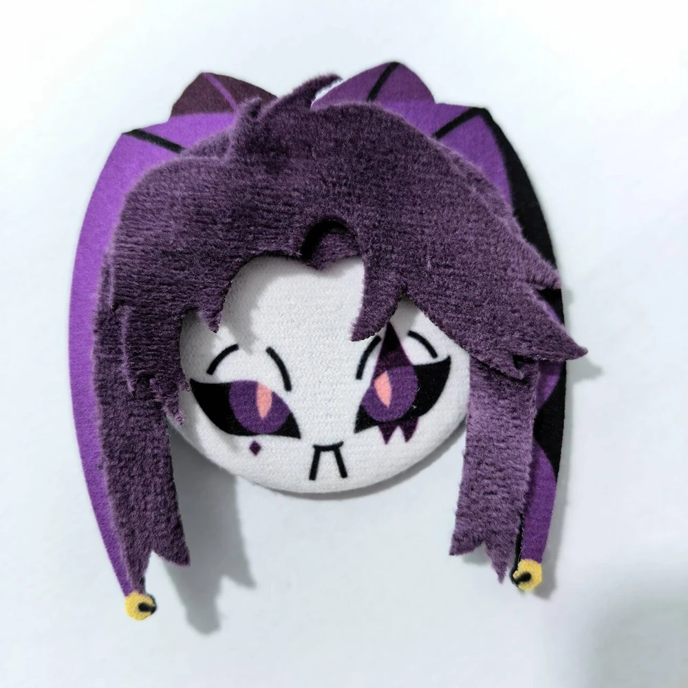 Game The Freak Circus Pierrot Cosplay Brosche Cartoon Plüsch-Abzeichen Rucksack-Kostüm-Pins Schmuck-Accessoires – Detail 7