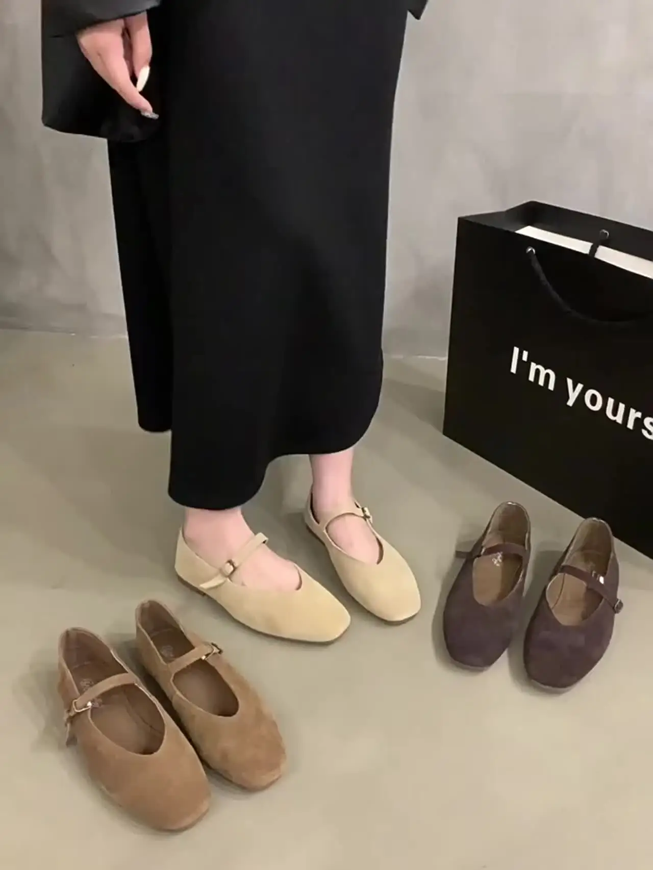 Женские слипоны с круглым носком на плоской подошве