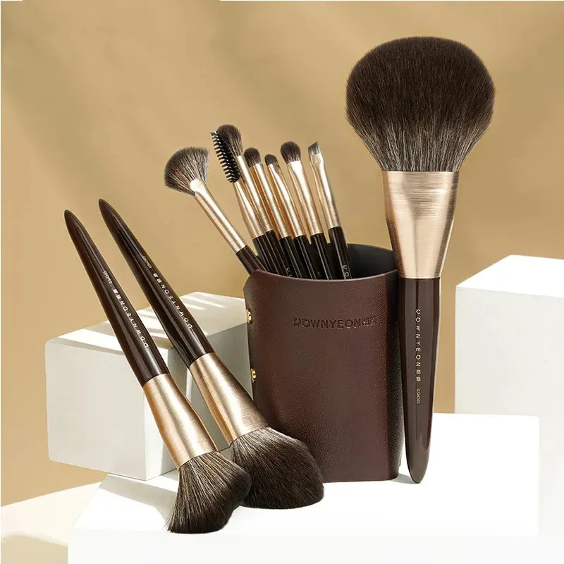 

Luxurious Wood Handle Face Eye Beauty Cosmetic Makeup Brushes Set Synthetic Foundation Eyeshadow Makeup Brush Kit For Woment