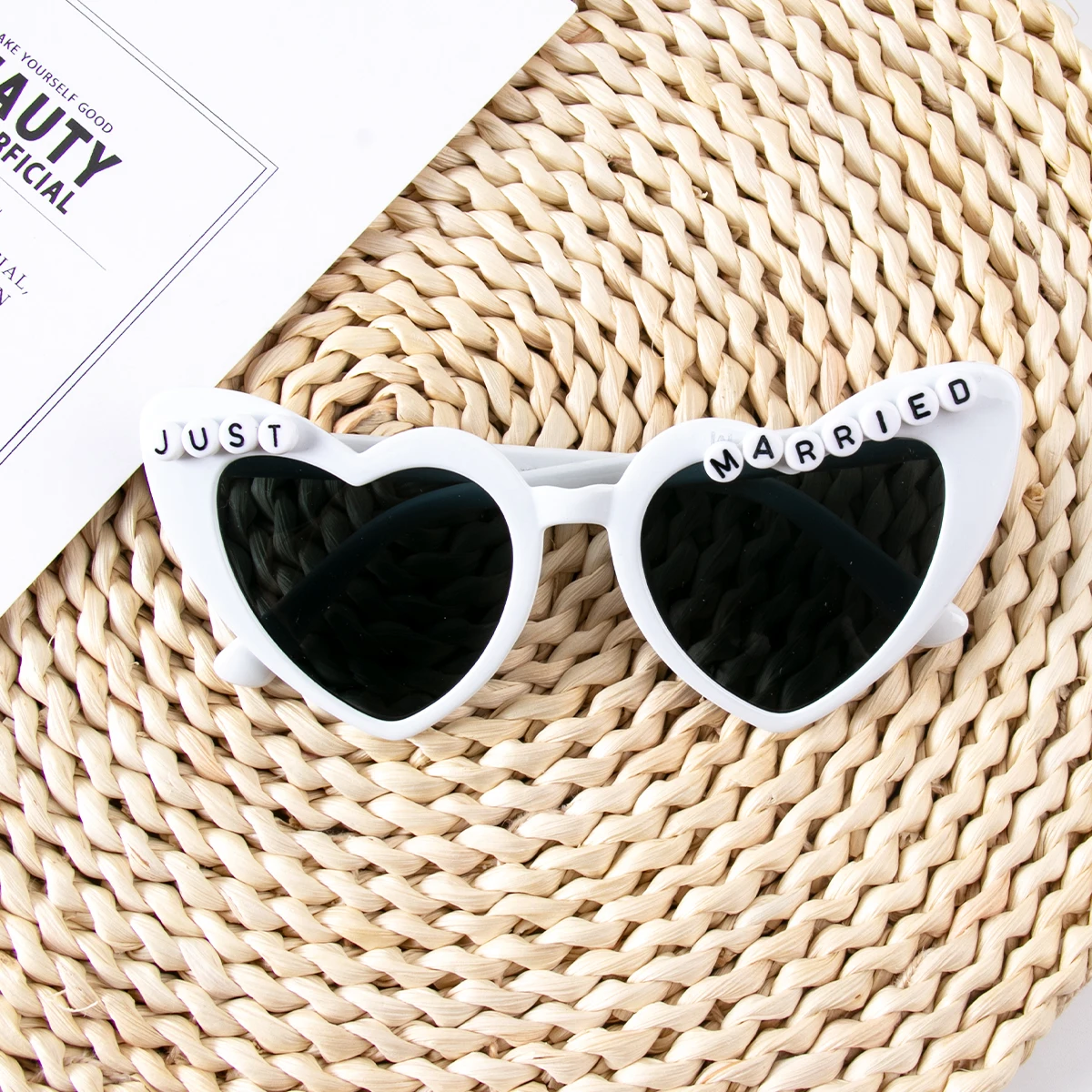 Braut & Bräutigam Sonnenbrillen „Just Married“ – Hochzeits-Deko & Fotoprop In Weiß & Schwarz