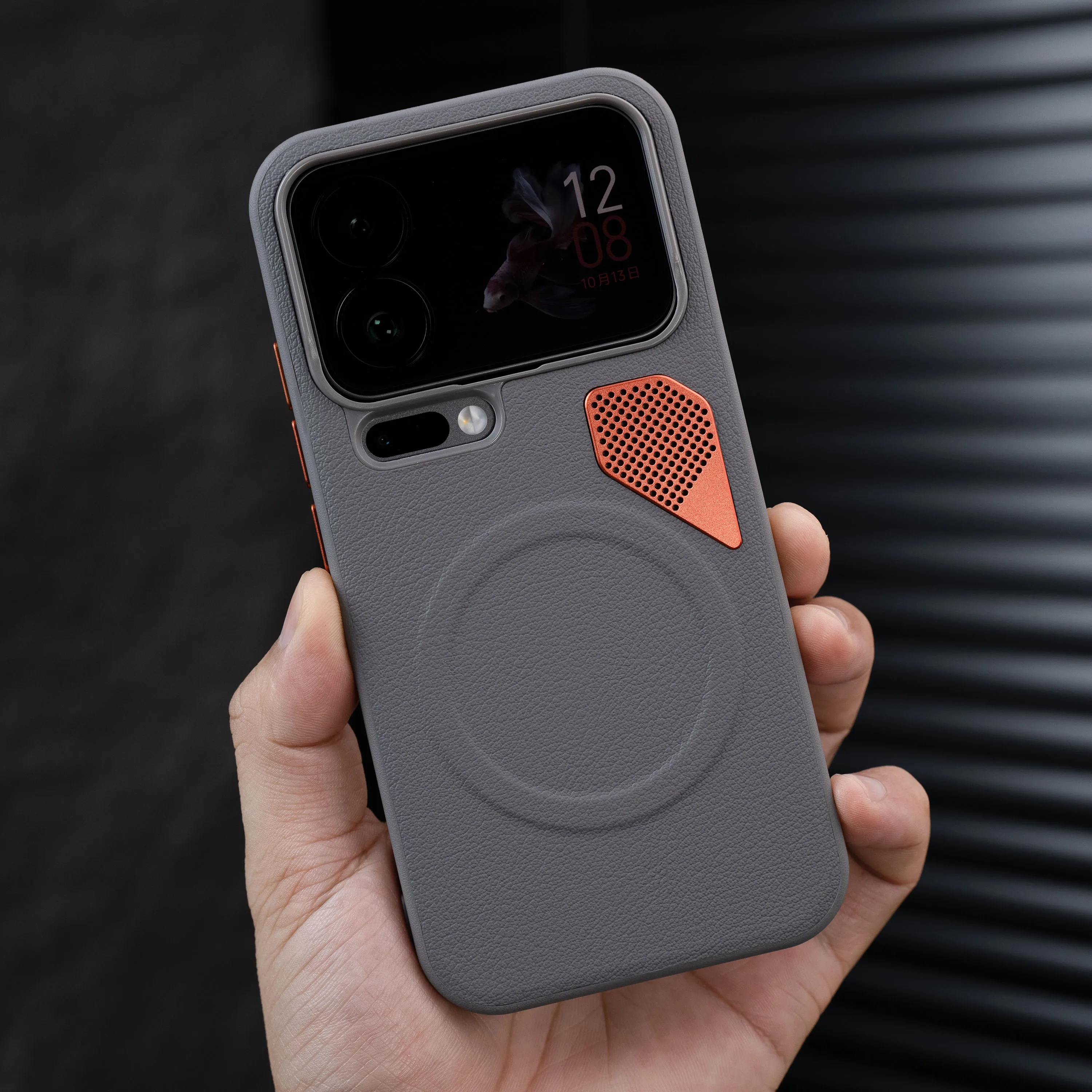 Luxurious Heat Dissipation Magnetism Skin-Friendly Shockproof Phone Case Cover