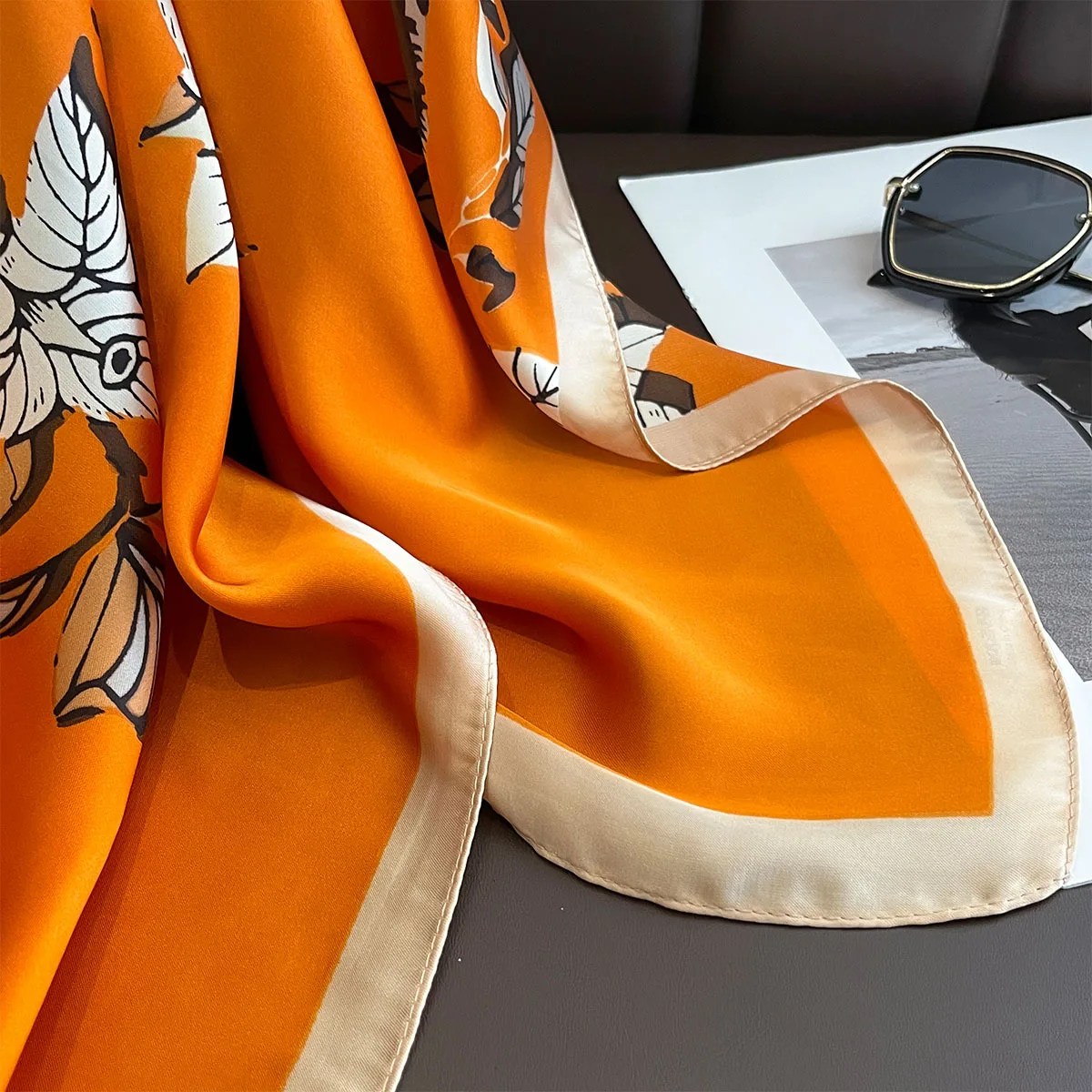 70*70cm Platz Schals Sonnencreme Hijab Frauen Floral Print Schmücken Kopf Schals Foulard Bandana Weibliche Kopftuch Weiche halstuch – Detail 3