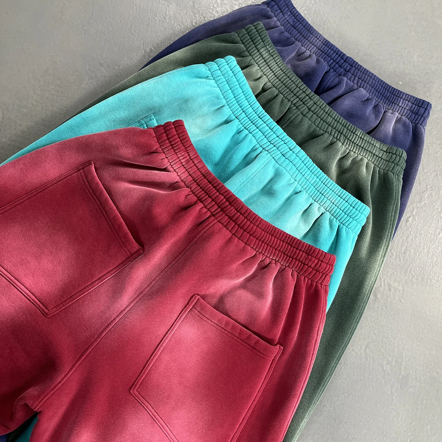 Fleece Sweatpants Men Splashing Ink Spray Dyeing Wash Distressed Wide Joggers Grinding Edges Baggy Plush Pants 2025 Winter