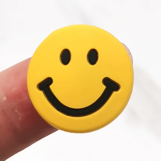 Novelty 1pcs Smiley Rainbow PVC Shoe Charms Sandal Accessories Garden Shoe Buckle Decoration For Kids Party X-mas Gift Croc Jibz C