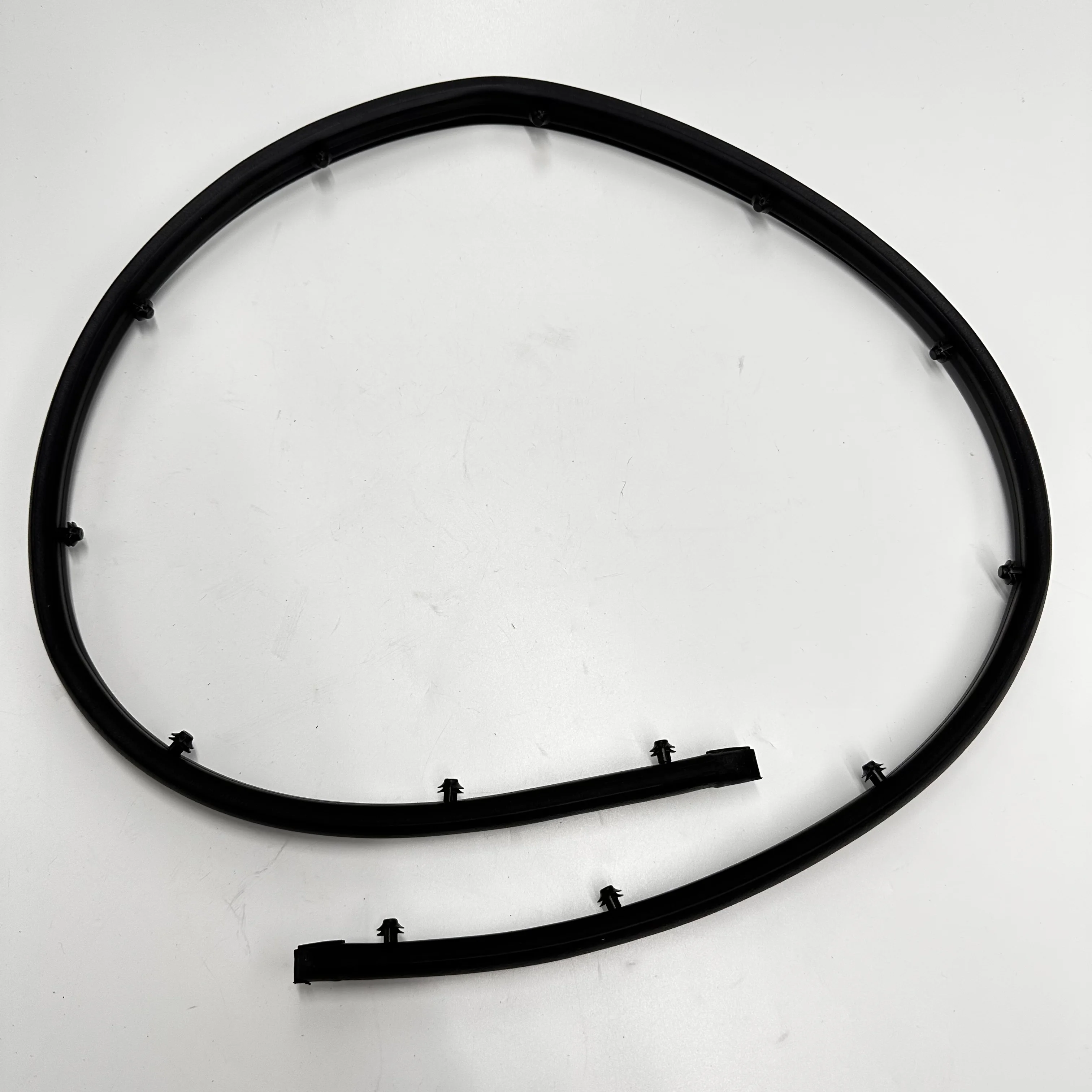 Suitable for Kia 2013 2014 2015 Forte K3 Front bar trim 86357A7000 Chinese Internet Decoration Press bar on front bumper