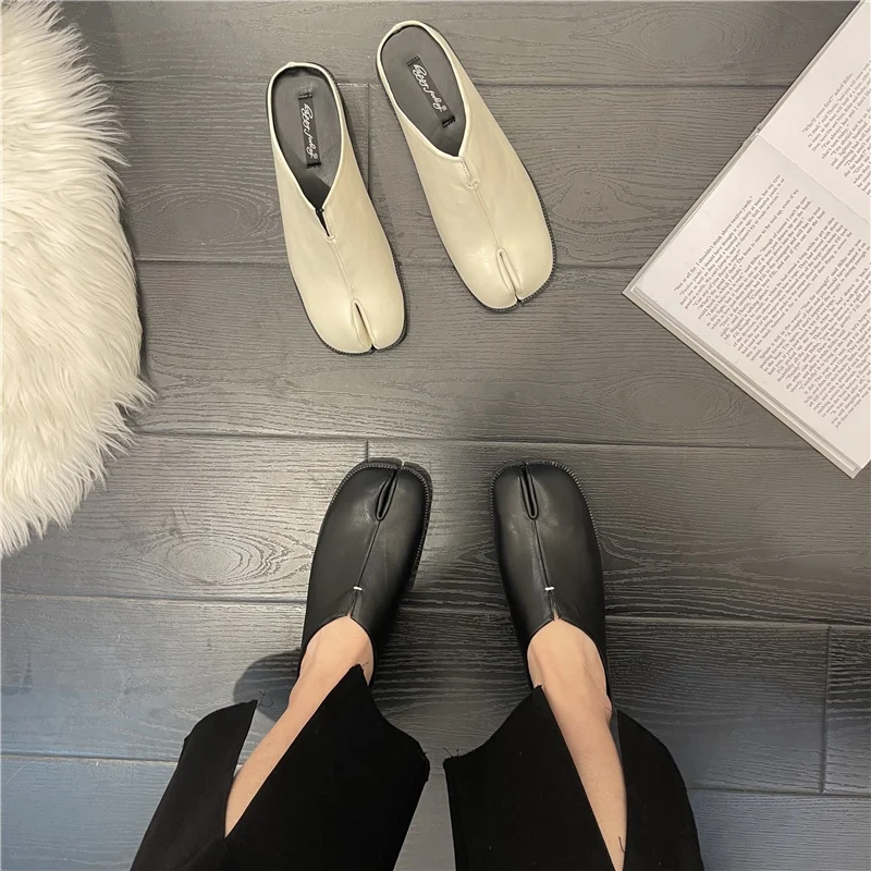 New Fashion Tabi Ninja Flats Leather Split Toe Flat Shoes Woman