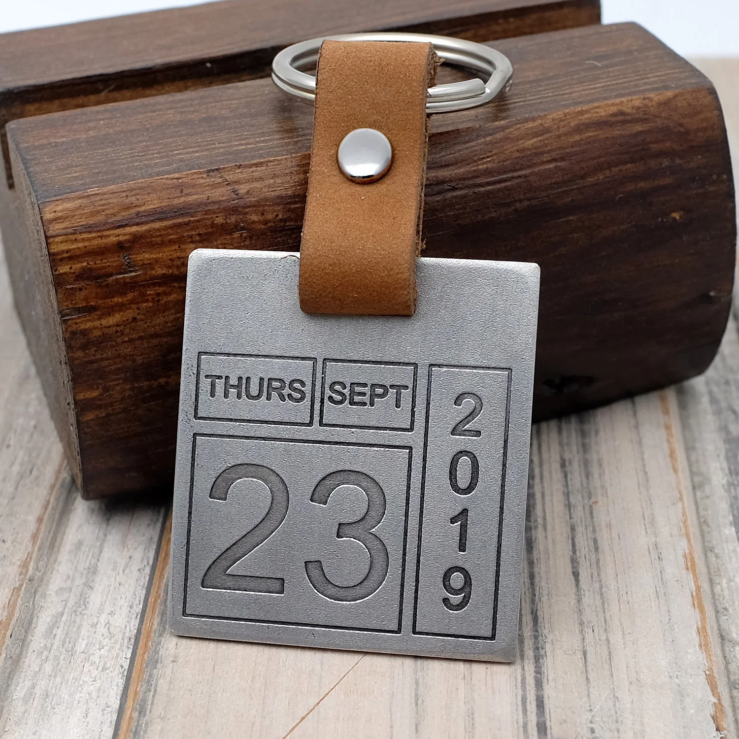 Custom Calendar Keychain Personalised Calendar Keyring Date Keychain 