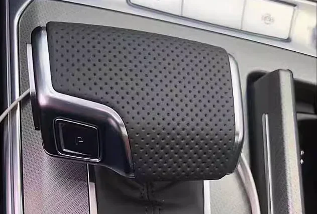 LHD! Für Audi A6 C8 Leder Schalthebelabdeckung mit Loch Schaltknauf perforiertes Leder Auto Styling Konsole Schalthebelgriff Rahmen – Detail 3