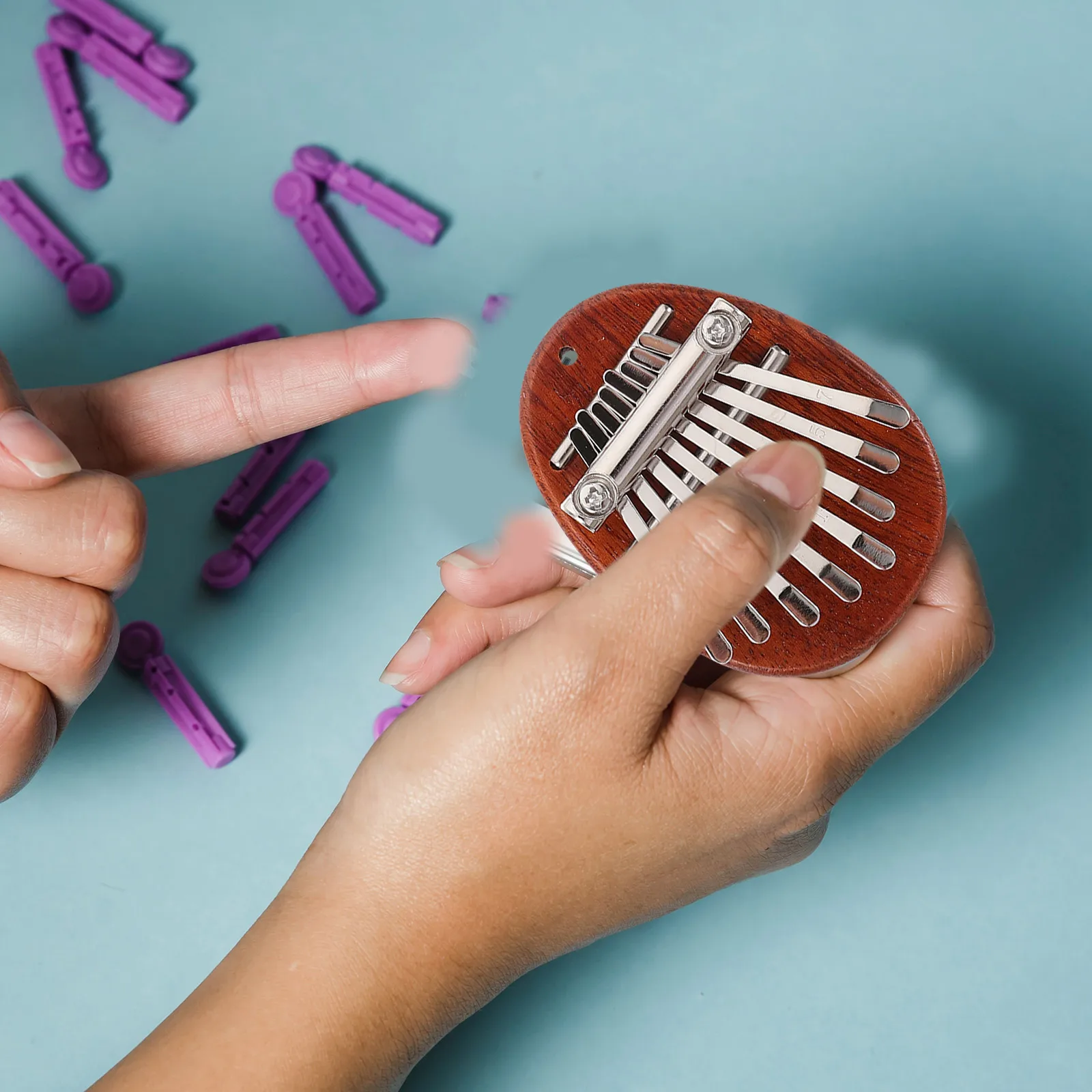 Mini Size Thumb Piano 8 Keys Thumb Piano Portable Kalimba Musical Instrument Finger Wood Sound Box Percussion