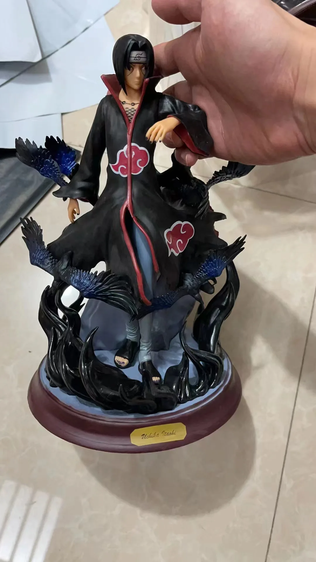 Figura de acción de Naruto Uchiha Itachi con cuervo, muñecos modelo de escritorio de PVC, Fuego Amaterasu, Akatsuki FigAuckland, negro o rojo, GK, 25 cm