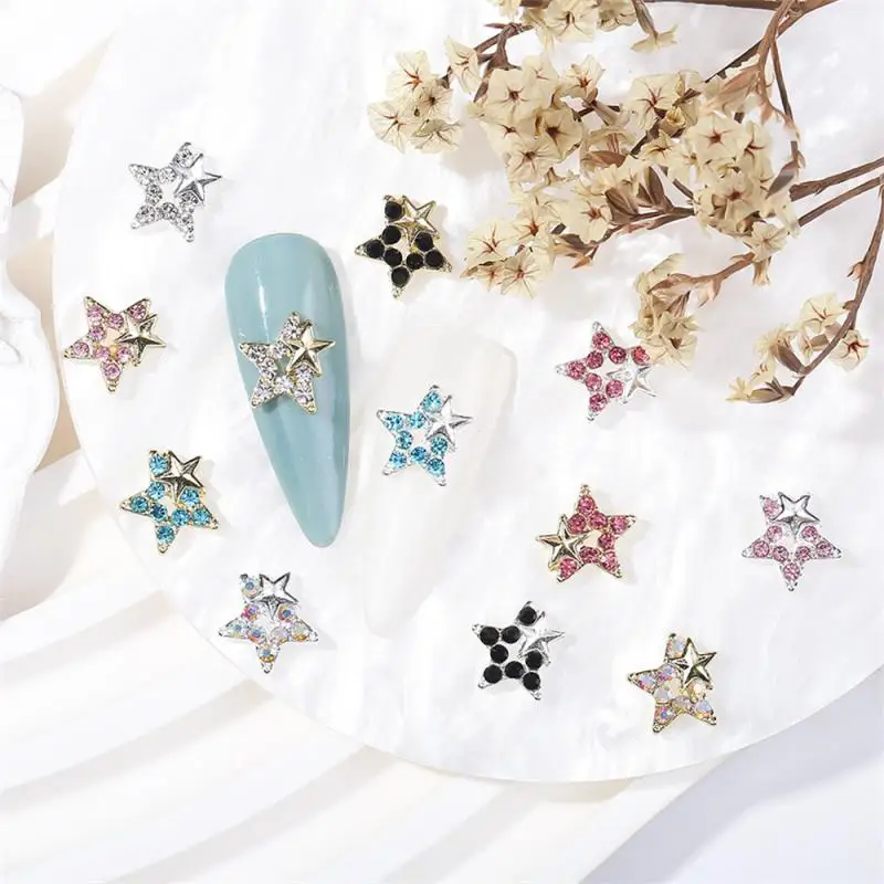 

Маникюр модный праздничный дизайн прочный и износостойкий простой и стильный удобный в носке