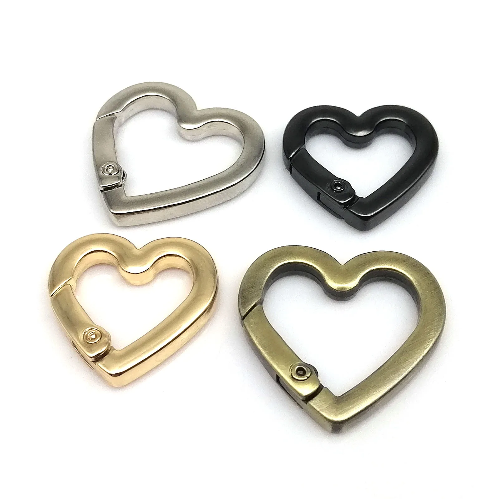 Herzform Feder O Ring zu öffnende Ledertasche Handtasche Gürtelband Schnalle Karabiner Verbindungsschlüssel Hund Kette Schnappverschluss Auslöserhaken – Detail 18