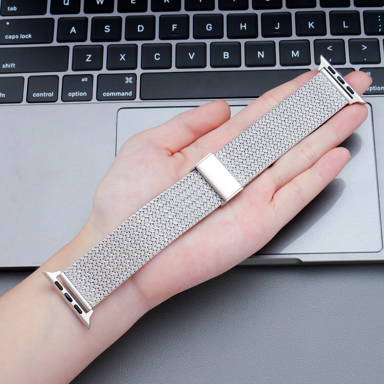 Premium Metal Bracelet Strap for Apple Watch - Sleek and Stylish Watchband for Men