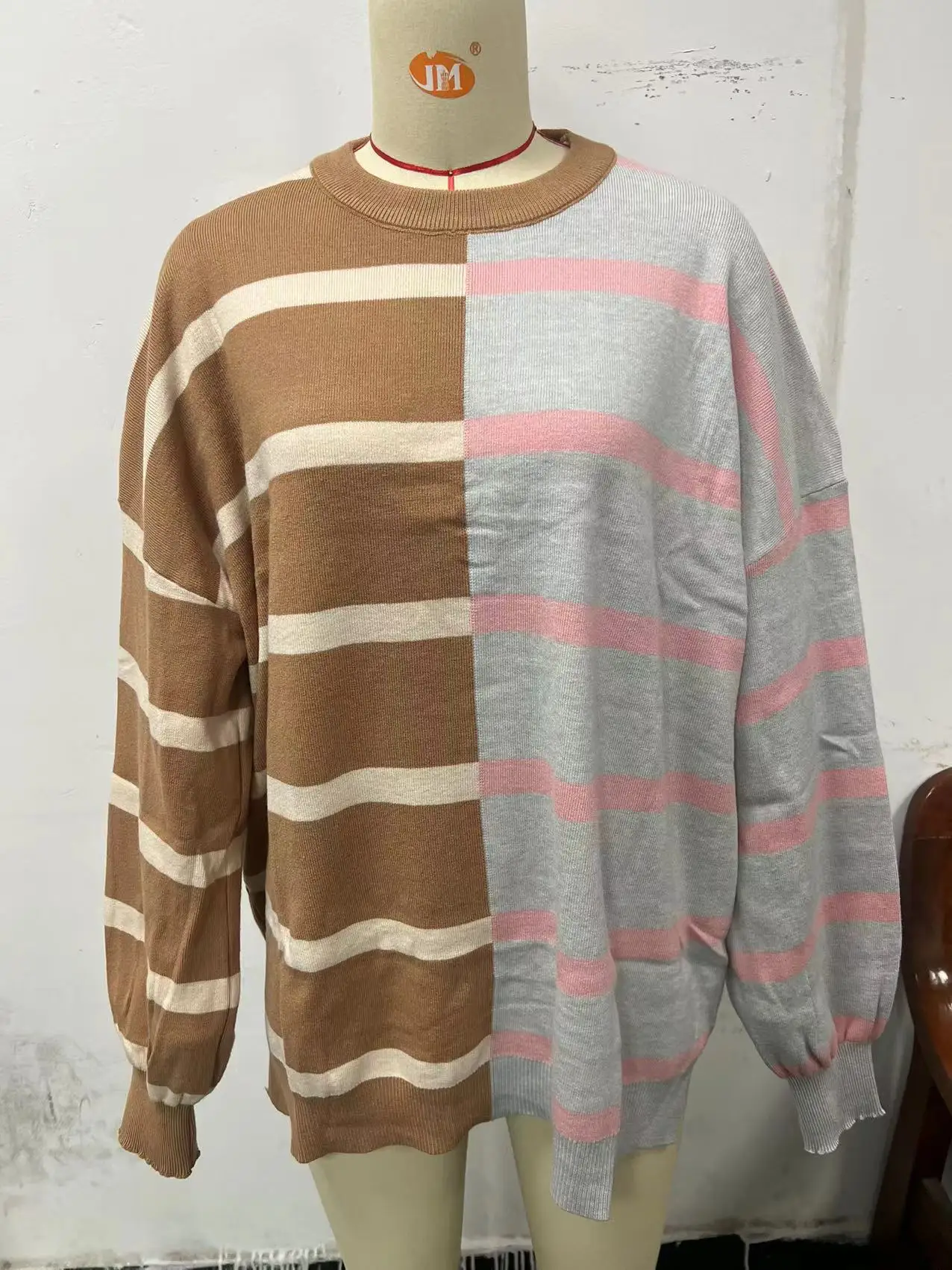 Beliebtes europäisches amerikanisches Herbst-Winter-Neues gestreiftes gestricktes Langarm-Sweatshirt für Damen – Detail 26