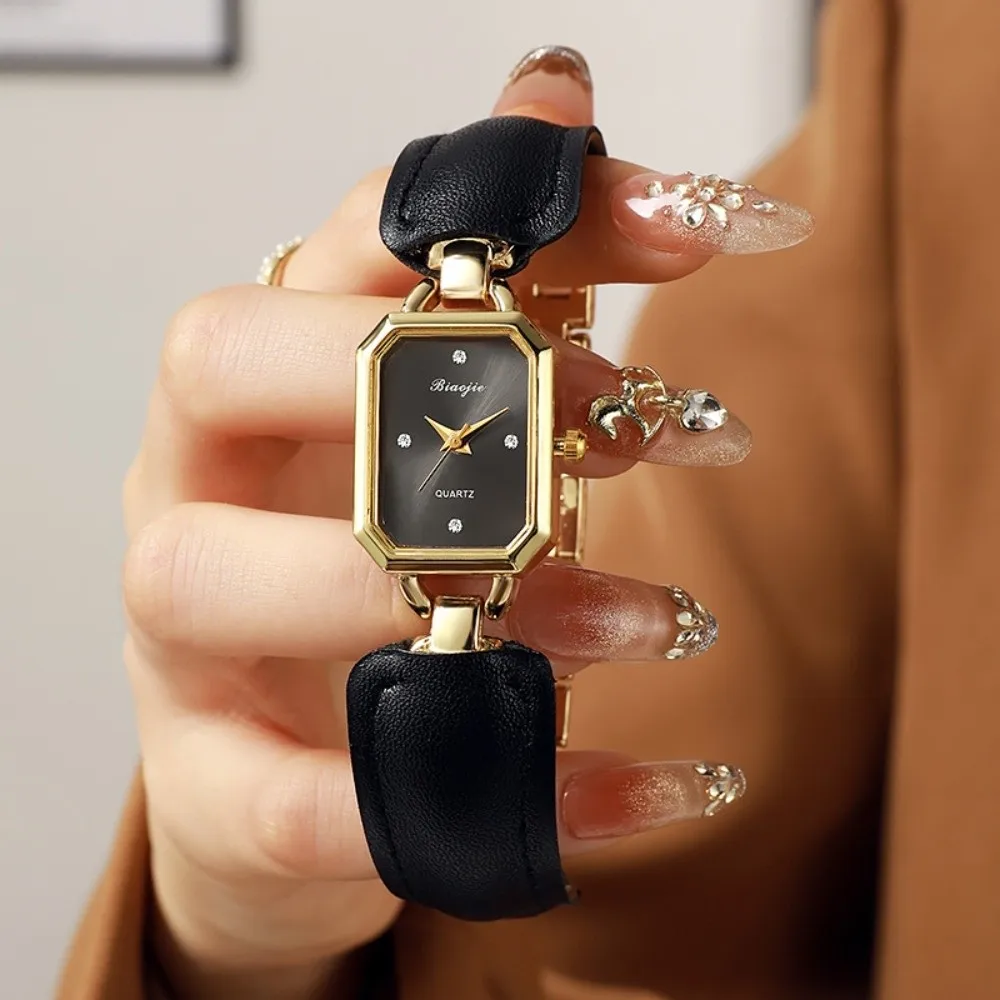 Elegant Women's Minimalist Leather Strap Quartz Watch - Water Resistant