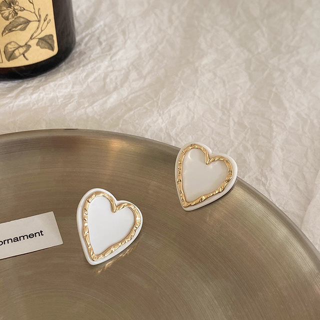 Black Painting Heart Stud Earrings Irregular Big Ear Studs for Women Female Vintage New Trendy Statement Women Jewelry