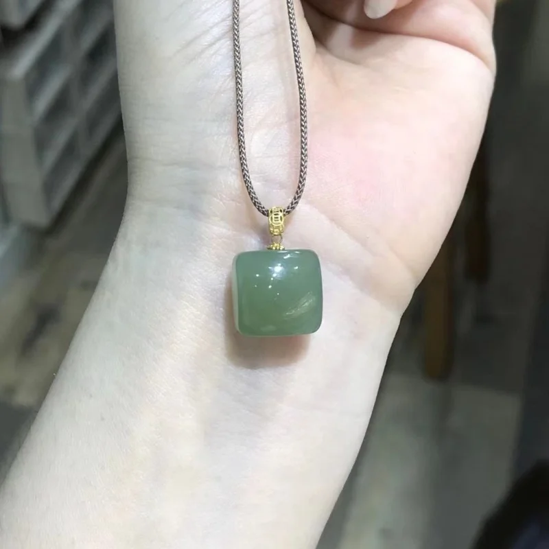 

18K Gold Inlaid Hetian Clear Water Small Square Clavicle Chain Cube Sugar Jade Pendant with Certificate