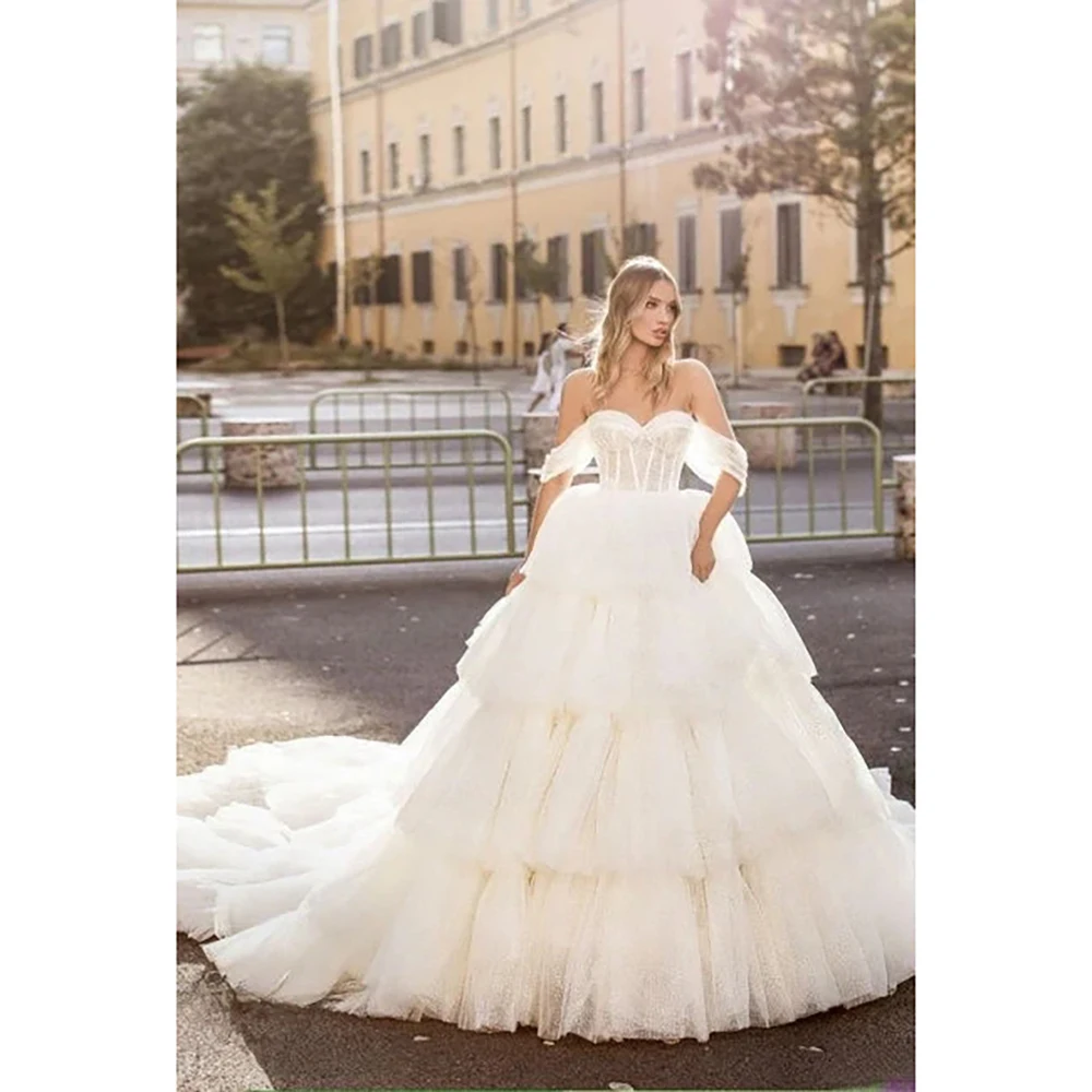 

Gorgeous Wedding Dress for Wome Off the Shoulder Sweetheary Organza Tiered Royal Train Luxuru Gown Pretty Women فساتين الحفلات