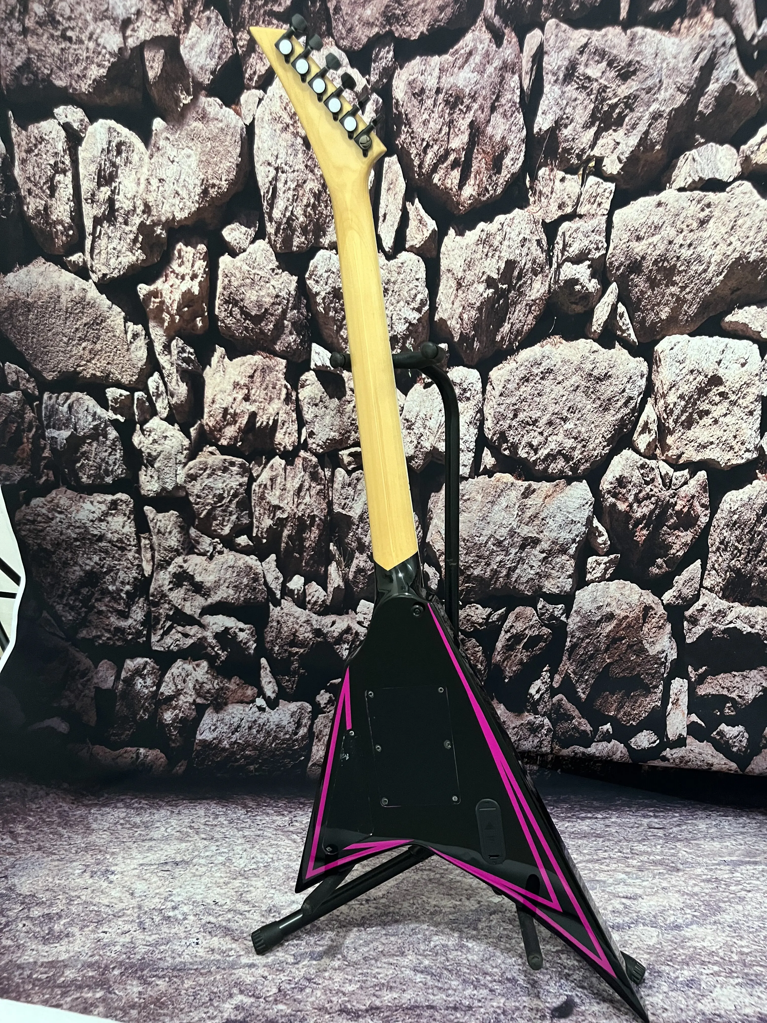factory electric guitar tremolo system active pickup Purple line Mahogany body maple neck hot sale