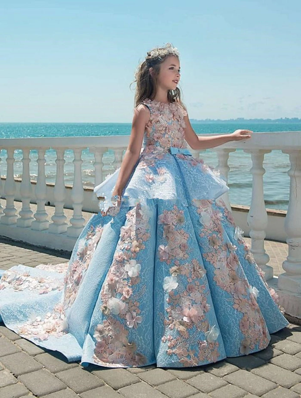 Himmelblaue Prinzessinnen-Blumenmädchenkleider für die Hochzeit 2026, Applikationen, Sweep-Train-Schnitt, Festzug, Geburtstagsfeier, Erstkommunion-Kleider für Kinder – Detail 3