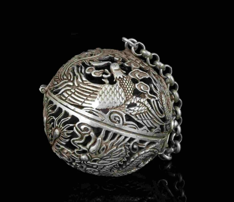 

Китайская старинная медная тибетская Серебряная ручная резная горелка для благовоний Дракона Мяч Netsuke