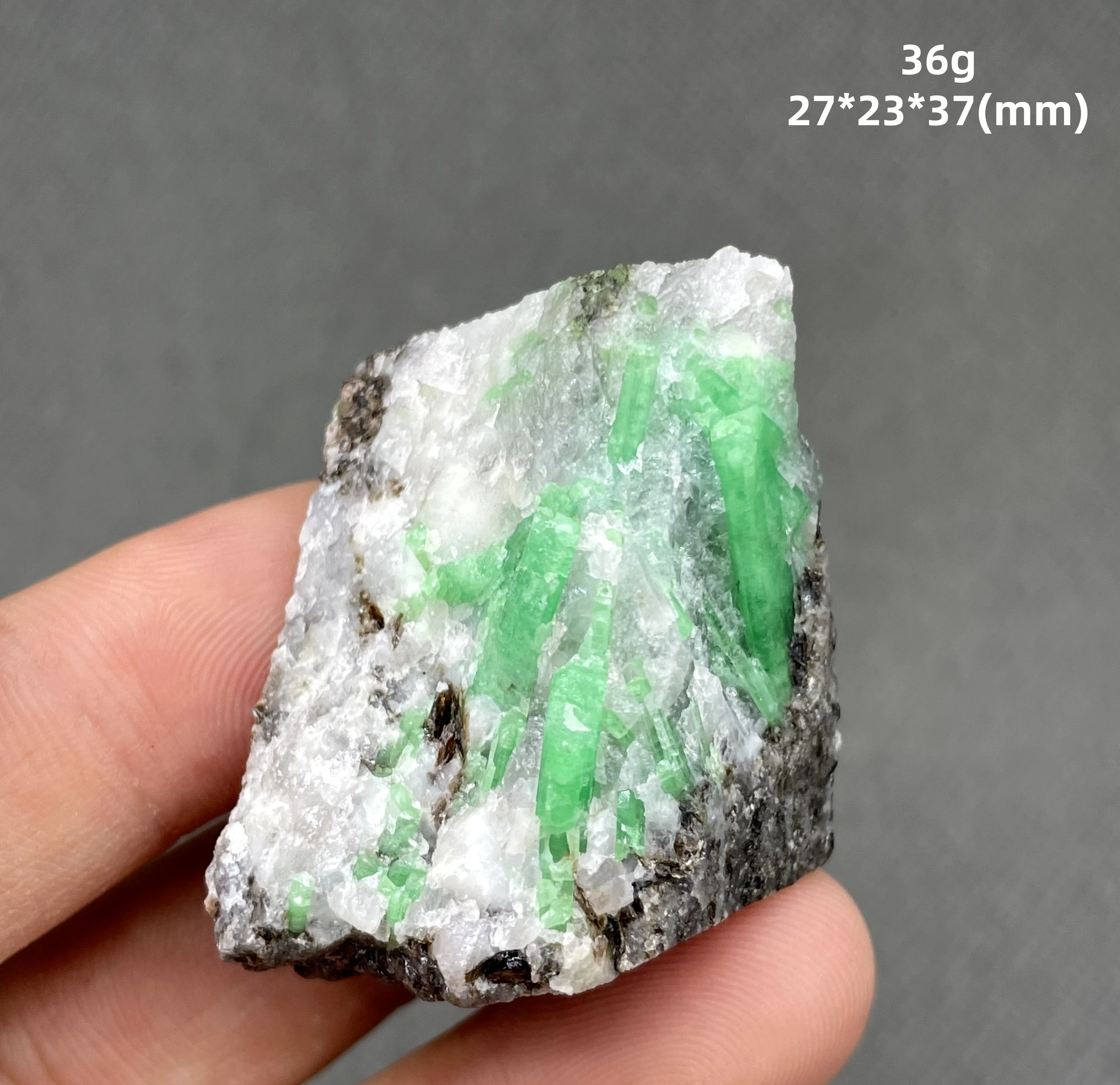 Natural emerald mineral specimen + healing quartz crystals and stones rock gemstone 4