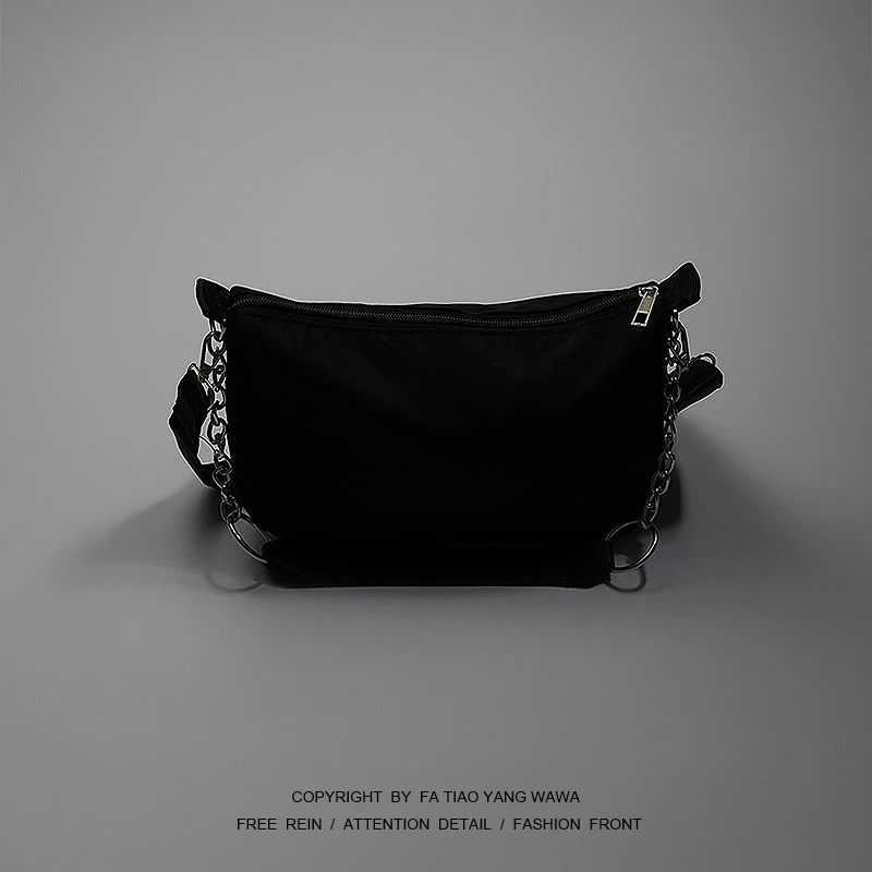 

Chain black bag