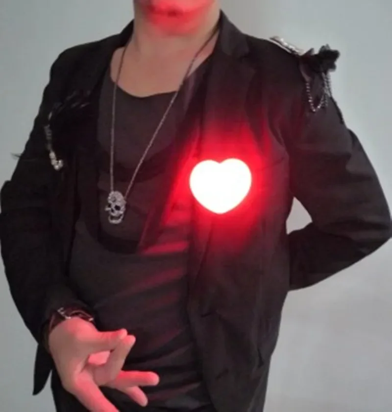 

Heart Light (Red or Blue Color) Magic Tricks Light Love Magic Stage Closeup Fire Props Comedy Accessories Valentine's Day