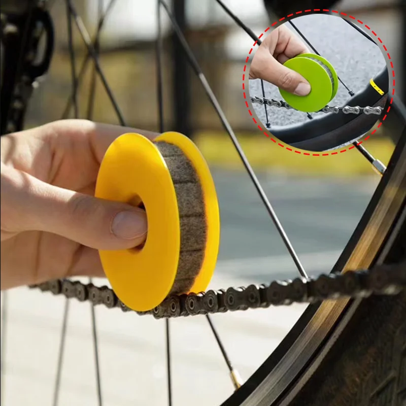 Bike Chain Lubricator Bicycle Chain Oiler Lubricating Disc Bicycle Maintenance Tool Cycling Gear Roller Lubricant Bike Accessory