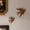 Golden Flying Birds Wall Mount Decor Retro Resin Swallow Sculpture Wall Hanging Crafts for Home Decoration Living Room Bedroom 1