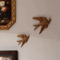 Golden Flying Birds Wall Mount Decor Retro Resin Swallow Sculpture Wall Hanging Crafts for Home Decoration Living Room Bedroom 1