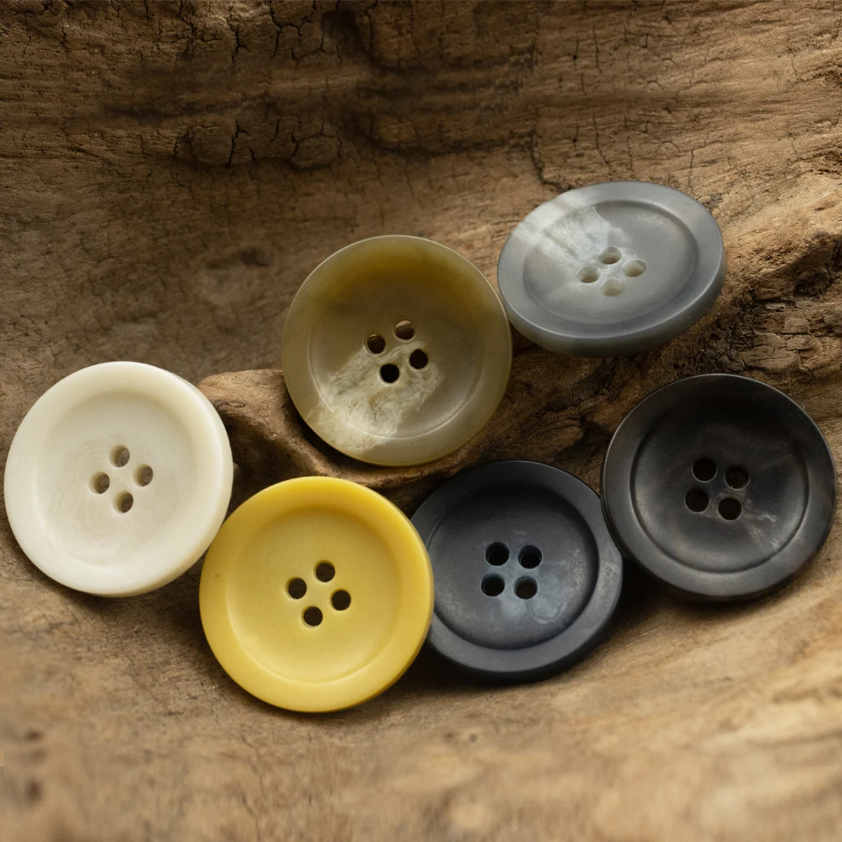 

Frame 4Hole Urea Buttons For Luxury Clothing Suit Sewing Accessories Dark Navy Yerllow Black Coat Jacet Mens Button Set