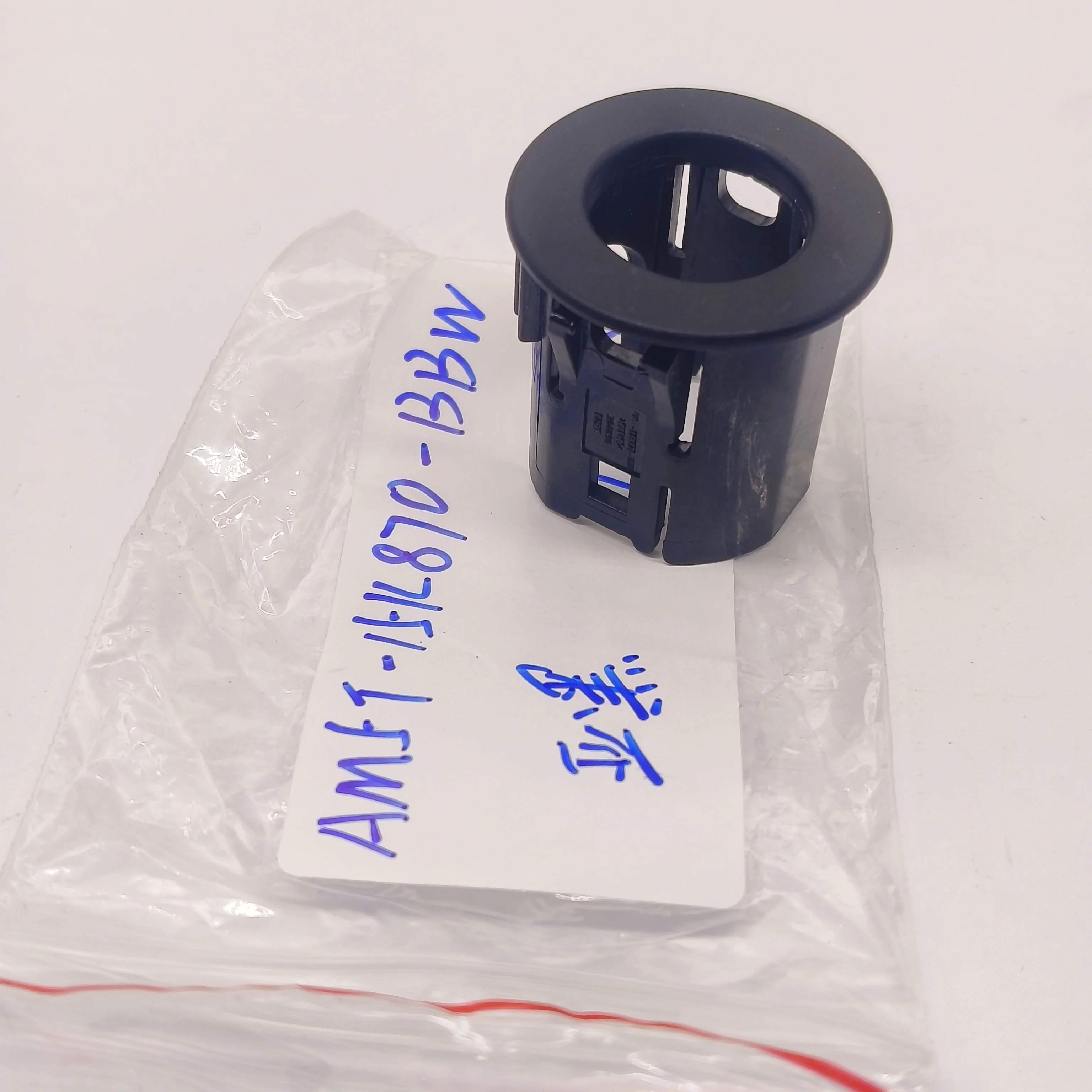 2pcs x Color Black PDC Parking Sensor Holder Bracket AM5T-15K870-BBW For Ford Focus MK3 Fusion Explorer Expedition parking sensor support