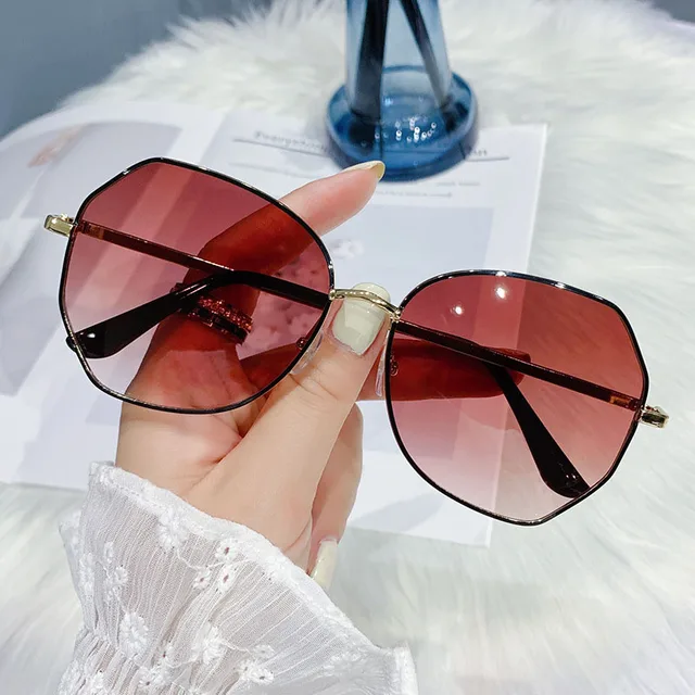 Fashion Women Sunglasses Luxury Brand Designer Women Vintage Sun Glasses UV400 Lady Sunglasses Shades Eyewear Sunglasses 3