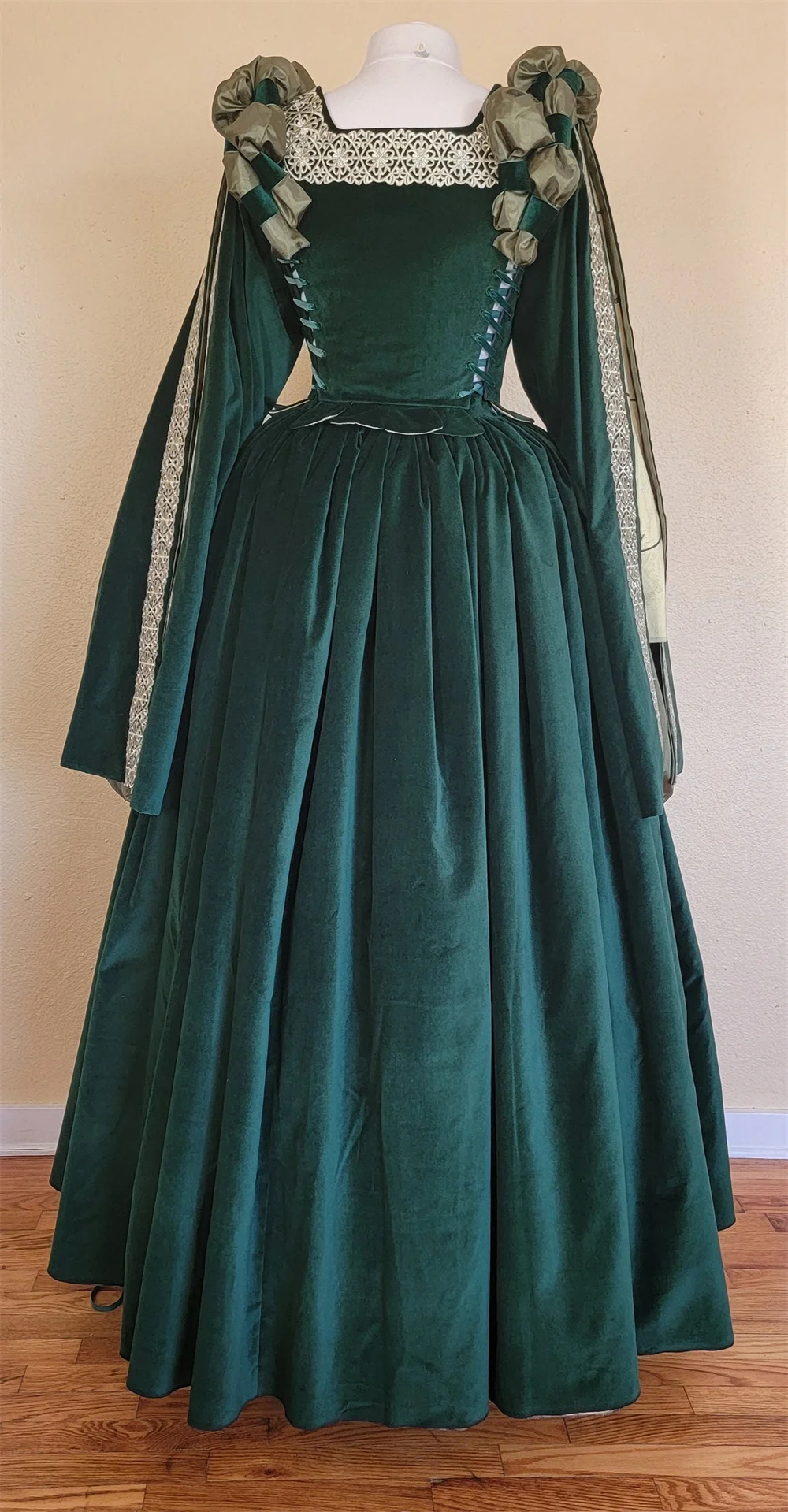 Vintage Green Royal Court Queen Costume Medieval Dresses Renaissance Ball  Gowns | eBay