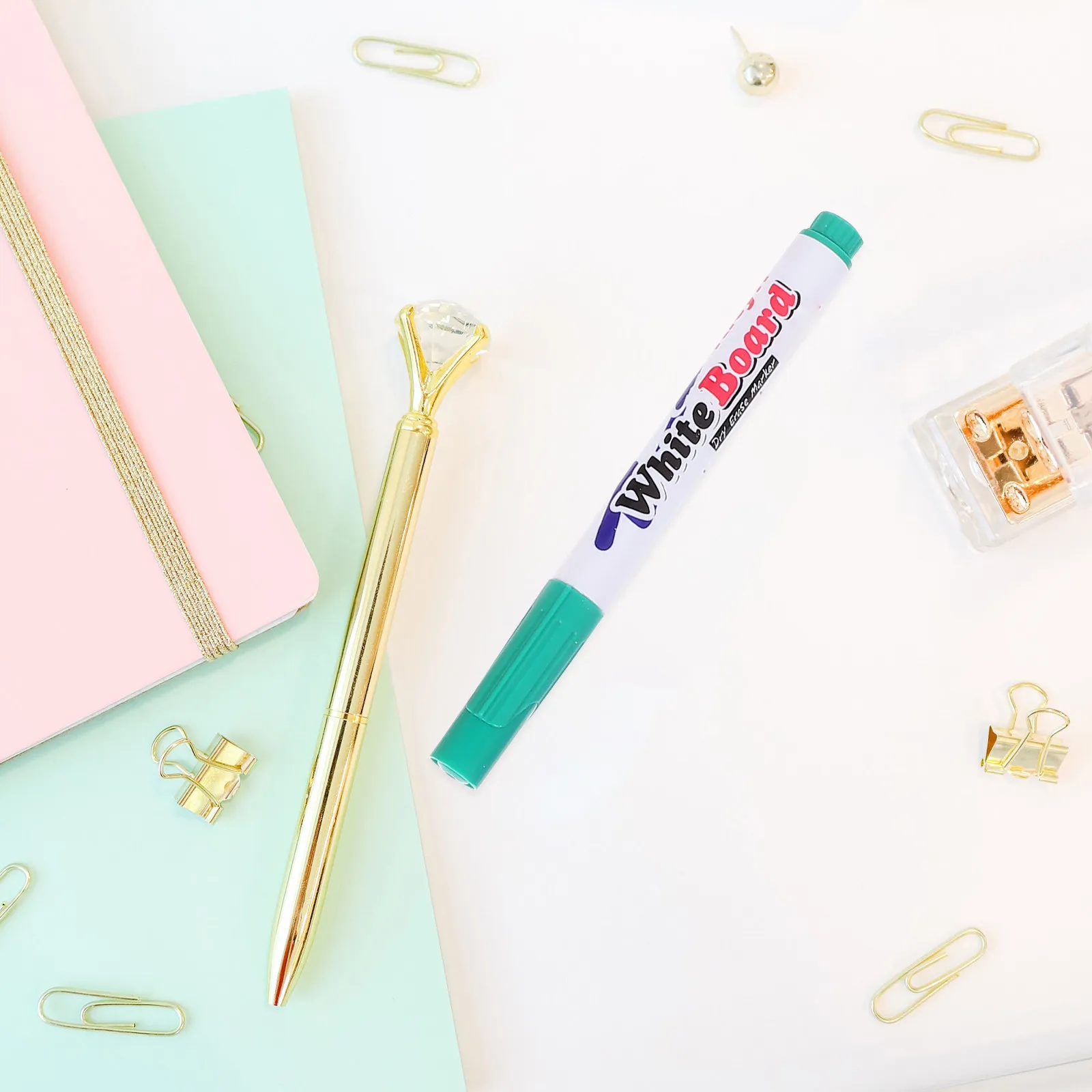 12Pcs 휴대용 화이트 보드 마커 어린이를위한 물에 뜨는 물 그림 펜 안전 무독성 부드러운 지울 수있는 학교 미술 용품