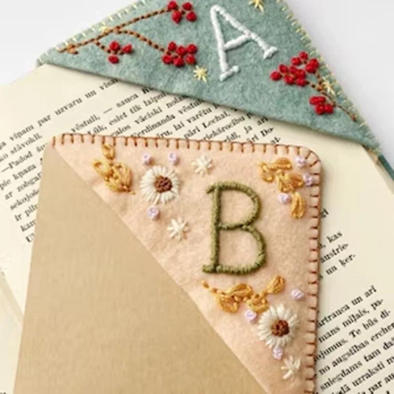 26 Letters Hand Embroidered Corner Bookmarks Felt Triangle Label Bookmarks Student Stationery Office Supplies
